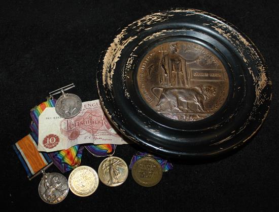 Memorial plaque & medals